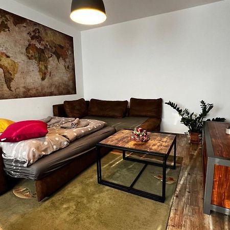 Industrial Apartment I 24Hr Self Check-In I Free Parking & Coffee Banská Bystrica Exterior photo