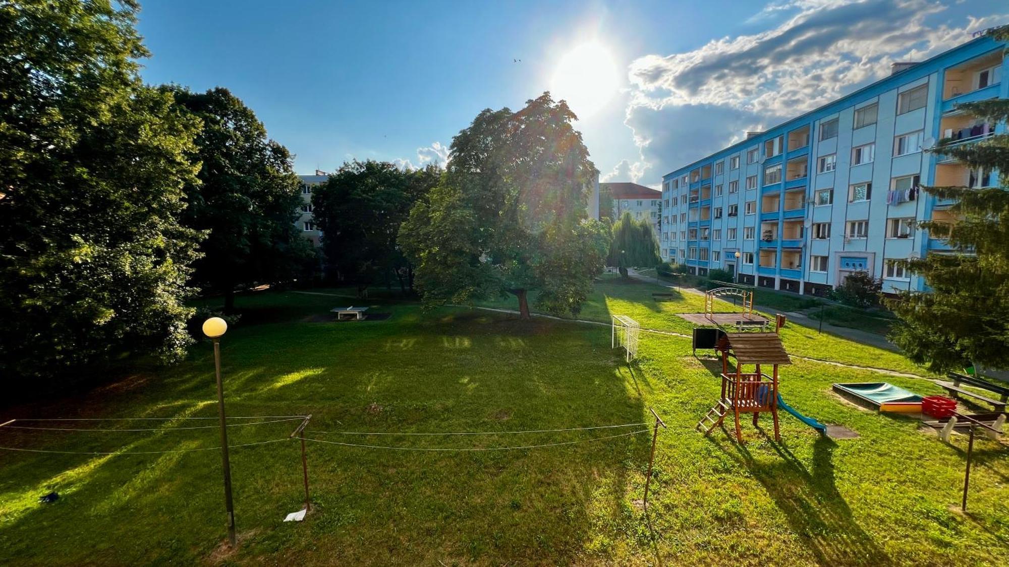 Industrial Apartment I 24Hr Self Check-In I Free Parking & Coffee Banská Bystrica Exterior photo